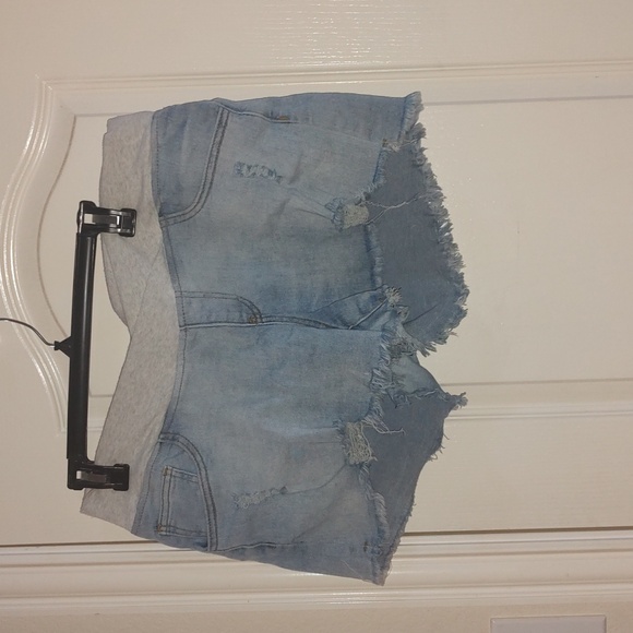 Maternity Clothing Bundle - Picture 7 of 12